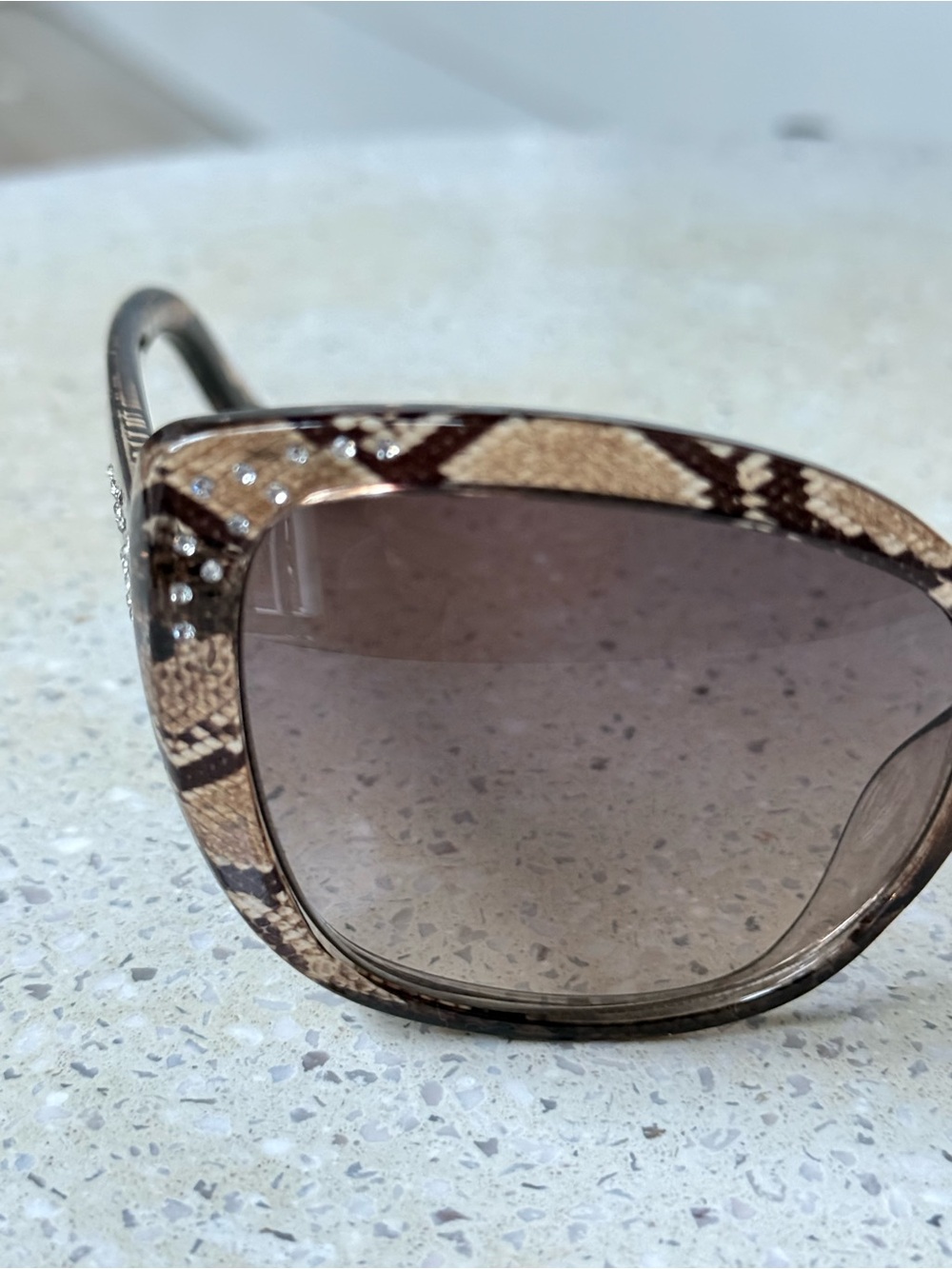 Guess Women's Cat-Eye Sunglasses in Brown Snake-Print GF0383-45F - Picture 9 of 12